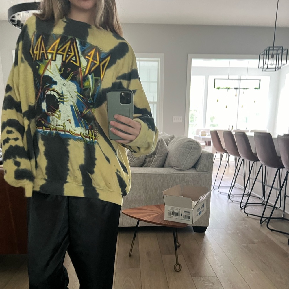 Urban Outfitters Def Leppard Crewneck